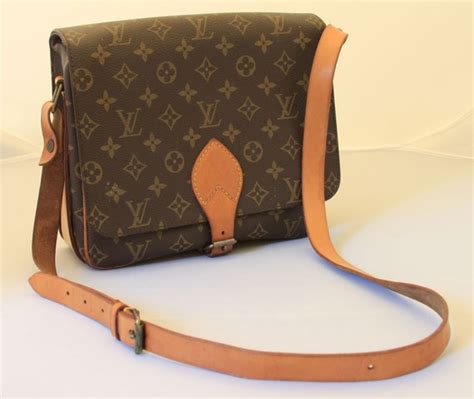 postina louis vuitton|louis vuitton lv.